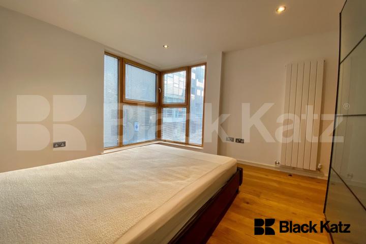 Stunning apartment offering size, quality & location  Great Suffolk Street , Waterloo/Southwark.